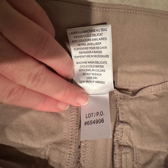 Tribal women’s capri khakis- never worn- NEW- size- 10- elastic waist band! - Picture 6 of 10